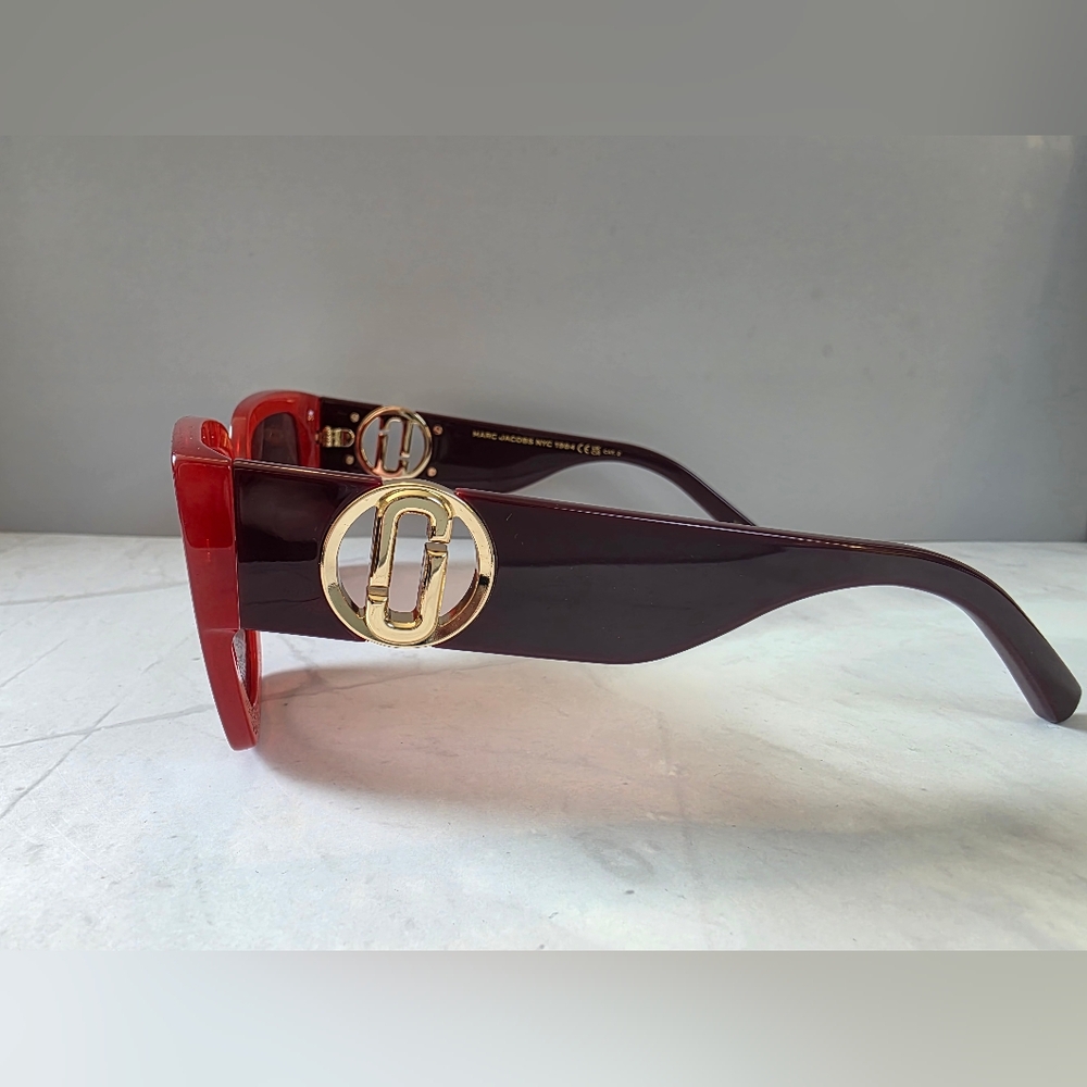 MARC JACOBS Red Oversized Cat-Eye Sunglasses - Picture 3 of 4